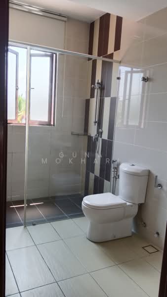2.5-storey Terraced House for Sale in Diamond City (Semenyih) - Guna Mokhari - Bathroom - PropertyGuru.com.my