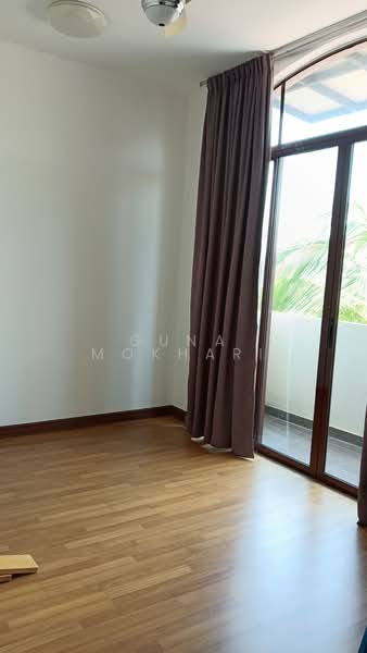 2.5-storey Terraced House for Sale in Diamond City (Semenyih) - Guna Mokhari - Balcony - PropertyGuru.com.my