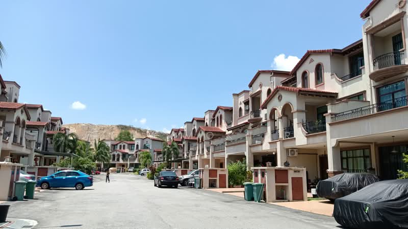 2.5-storey Terraced House for Sale in Diamond City (Semenyih) - Guna Mokhari - Exterior - PropertyGuru.com.my