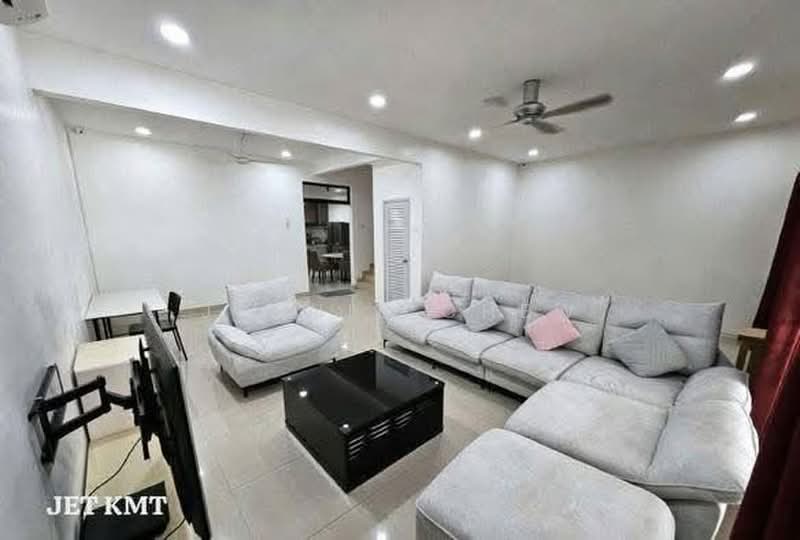 Rumah Teres 2.5 Tingkat untuk Dijual di Bandar Bukit Tinggi (Klang) - Jennie Chew - Living Room - PropertyGuru.com.my