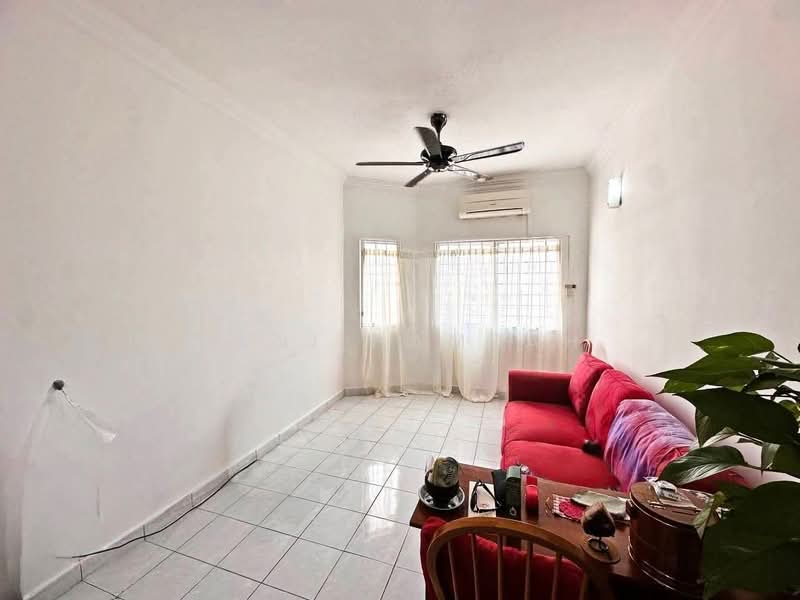 Condominium for Sale at Oakleaf Park - Hani Hamzah - Living Room - PropertyGuru.com.my