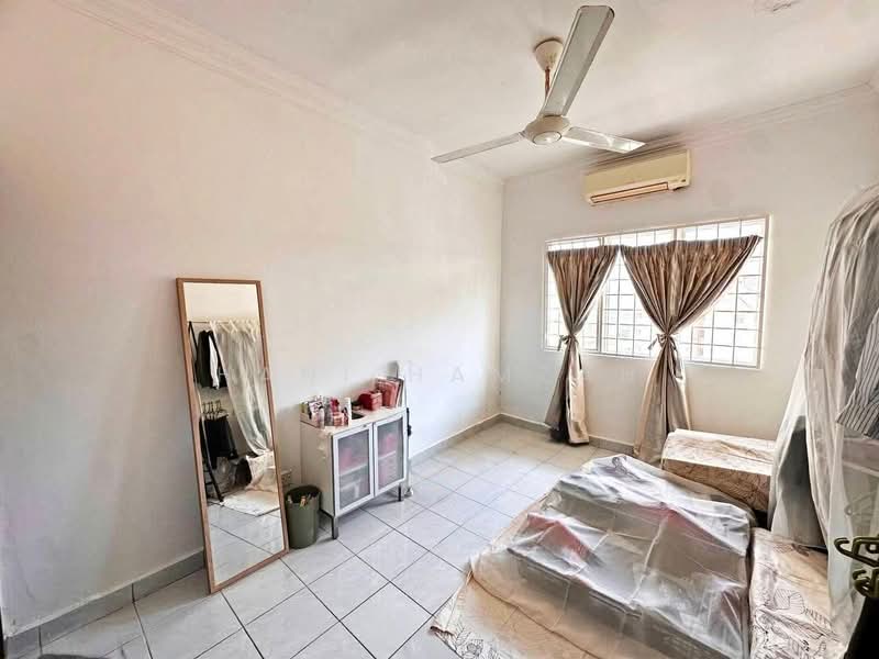 Condominium for Sale at Oakleaf Park - Hani Hamzah - Bedroom - PropertyGuru.com.my