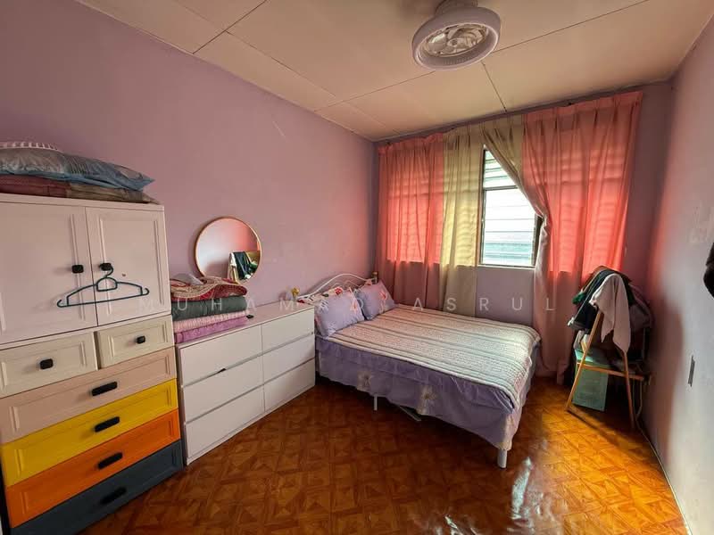 2-storey Terraced House for Sale in Bandar Putra (Kulai) - Muhamad Asrul - Bedroom - PropertyGuru.com.my