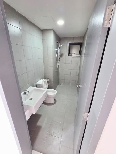 Service Residence for Sale at E'Island Lake Haven - Abby Chan - Bathroom - PropertyGuru.com.my