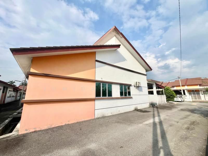 1-storey Terraced House for Sale in Kampung Giching (Sepang) - JUMIDAH (JUE) - Exterior - PropertyGuru.com.my