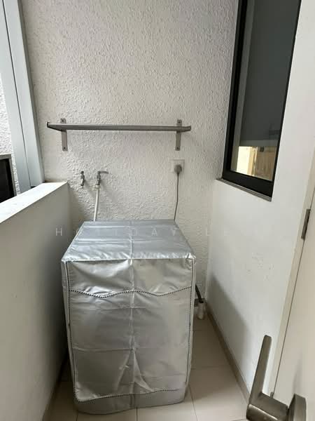 Kondominium untuk Disewa di Windows on The Park - Holiday Lew - Balcony - PropertyGuru.com.my