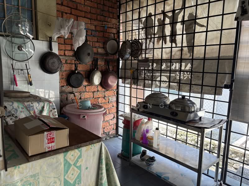 Terraced House for Sale in Usj 12 (Subang Jaya) - CK Chong - Kitchen - PropertyGuru.com.my
