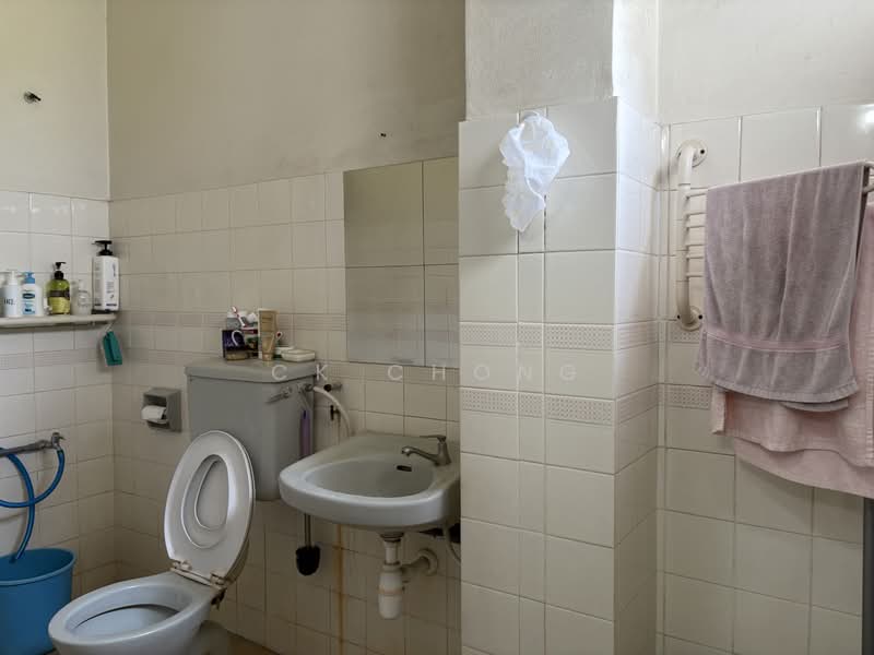 Terraced House for Sale in Usj 12 (Subang Jaya) - CK Chong - Bathroom - PropertyGuru.com.my