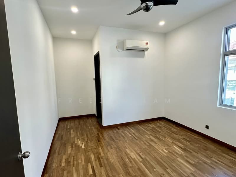 Semi-Detached House for Sale in Johor Bahru (Johor) - Freedom Lam - Bedroom - PropertyGuru.com.my