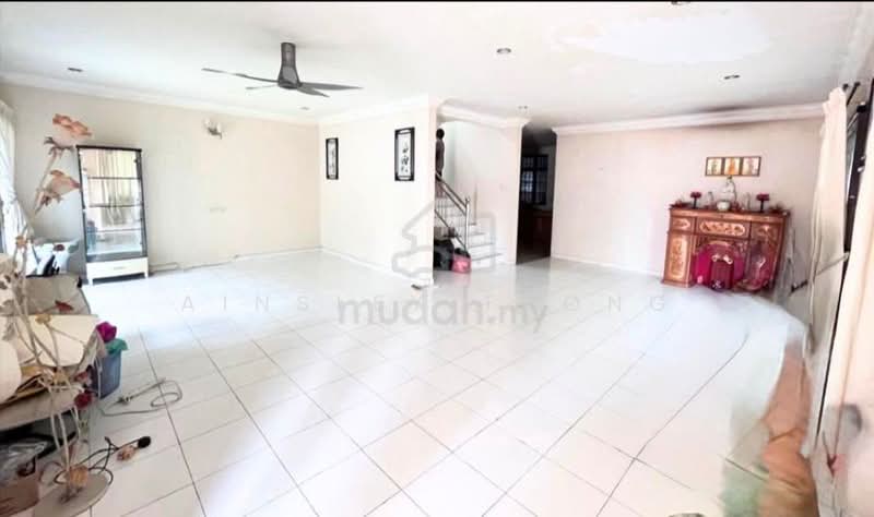 Semi-Detached House for Sale in Taman Chateau (Ipoh) - Ainsley Thong - Living Room - PropertyGuru.com.my