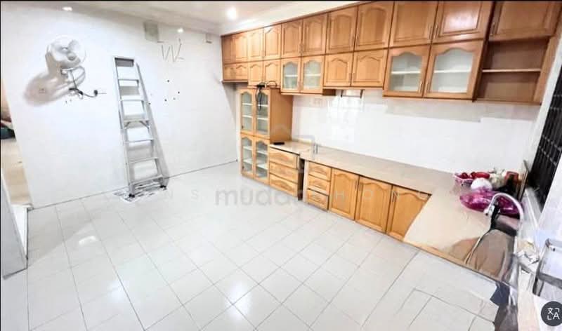 Semi-Detached House for Sale in Taman Chateau (Ipoh) - Ainsley Thong - Kitchen - PropertyGuru.com.my