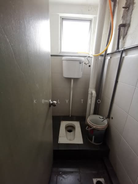 Kilang untuk Disewa di Kapar Industrial Park (Kapar) - Kelly Teo - Bathroom - PropertyGuru.com.my