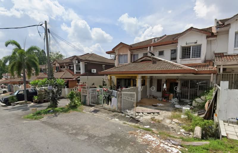 2-storey Terraced House for Sale in Bandar Putra Permai (Seri Kembangan) - Michael Wong - Exterior - PropertyGuru.com.my