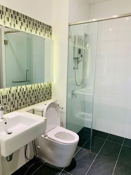 Service Residence for Rent at Residential Suites @ HighPark - Yeevy Lee - Bathroom - PropertyGuru.com.my