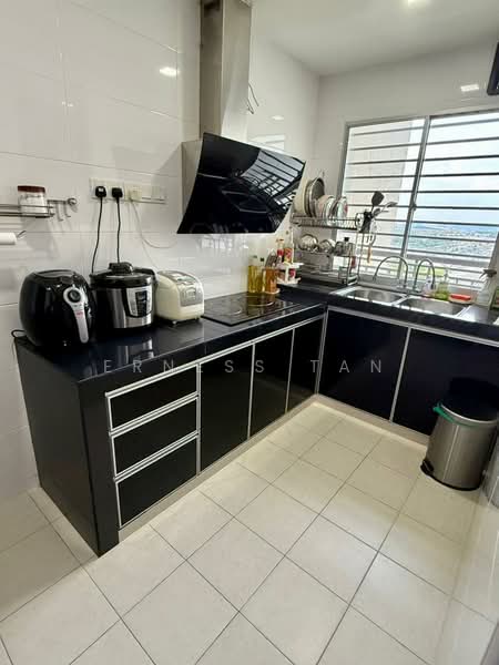 Service Residence for Sale at The Garden Residences - Erness Tan - Kitchen - PropertyGuru.com.my