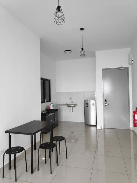 Servis Apartment untuk Disewa di B11 Parkland Residence - Chloe Chan - Kitchen - PropertyGuru.com.my