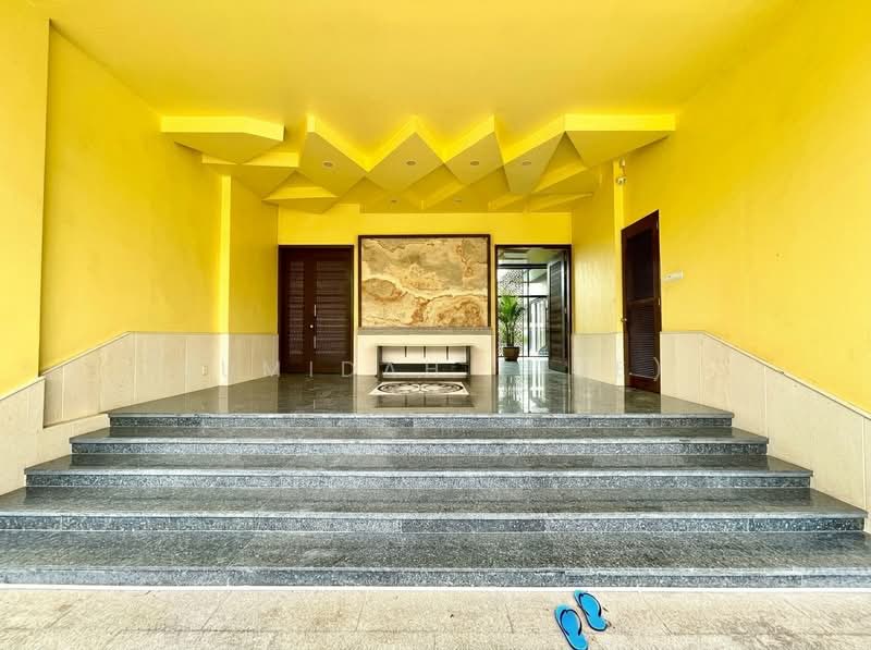 Rumah Banglo untuk Dijual di Mines Resort City (Seri Kembangan) - JUMIDAH (JUE) - Entrance - PropertyGuru.com.my