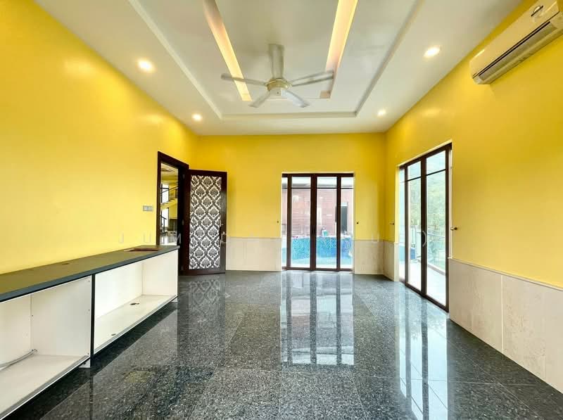 Rumah Banglo untuk Dijual di Mines Resort City (Seri Kembangan) - JUMIDAH (JUE) - Living Room - PropertyGuru.com.my