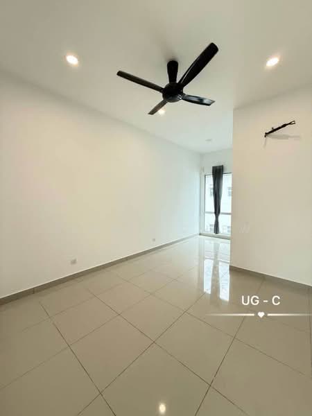 3-storey Terraced House for Sale in Ambang Botanic (Klang) - Jennie Chew - Living Room - PropertyGuru.com.my