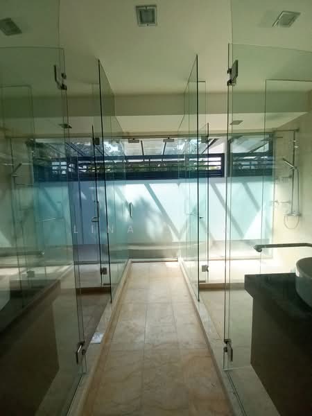 Bungalow for Sale in Bukit Damansara (Damansara Heights) - Lina Chua - Master Bathroom His & Hers - PropertyGuru.com.my
