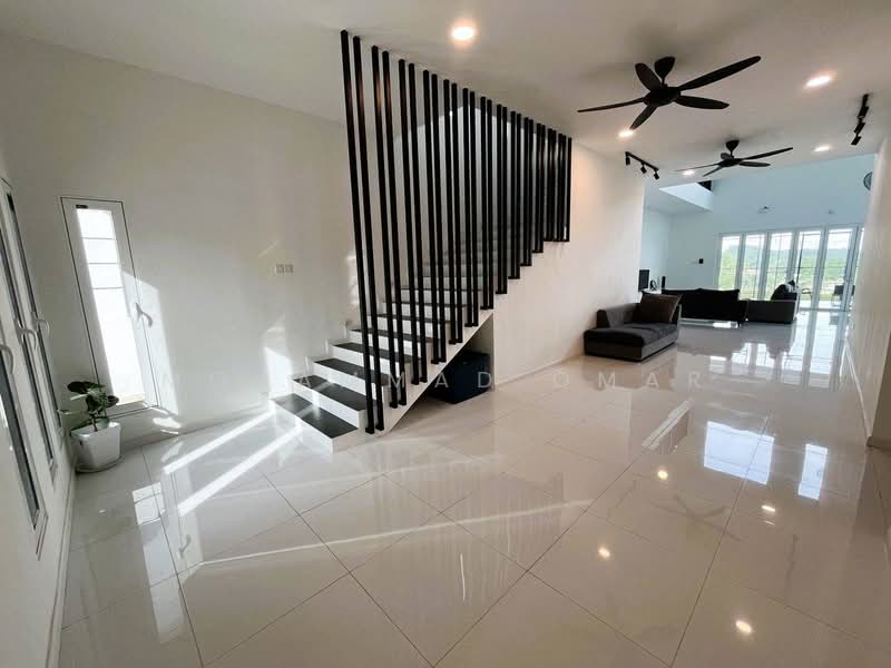 Rumah Banglo untuk Dijual di Bangi (Selangor) - Mohammad Omar - Living Room - PropertyGuru.com.my