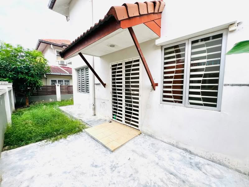 Rumah Berkembar untuk Dijual di Bandar Seri Putra (Bangi) - Hazeman Omar - Exterior - PropertyGuru.com.my
