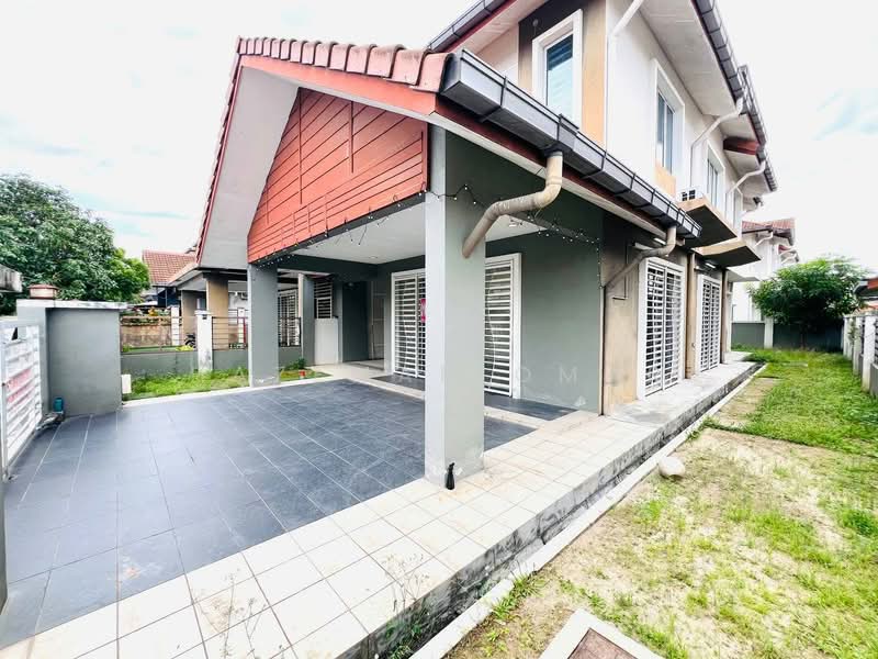 Rumah Berkembar untuk Dijual di Bandar Seri Putra (Bangi) - Hazeman Omar - Exterior - PropertyGuru.com.my