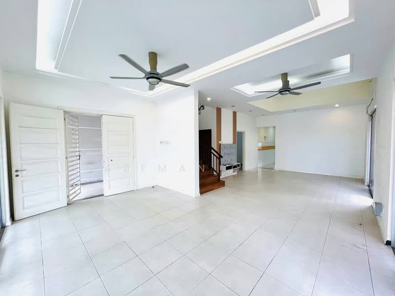 Rumah Berkembar untuk Dijual di Bandar Seri Putra (Bangi) - Hazeman Omar - Living Room - PropertyGuru.com.my