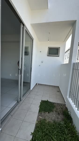 Rumah Teres 2-Tingkat untuk Disewa di Bandar Gamuda Cove (Dengkil) - Krystal Lim - Balcony - PropertyGuru.com.my