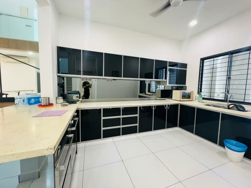 Semi-Detached House for Rent in Taman Tasek (Johor Bahru) - Suenn Low - Kitchen - PropertyGuru.com.my
