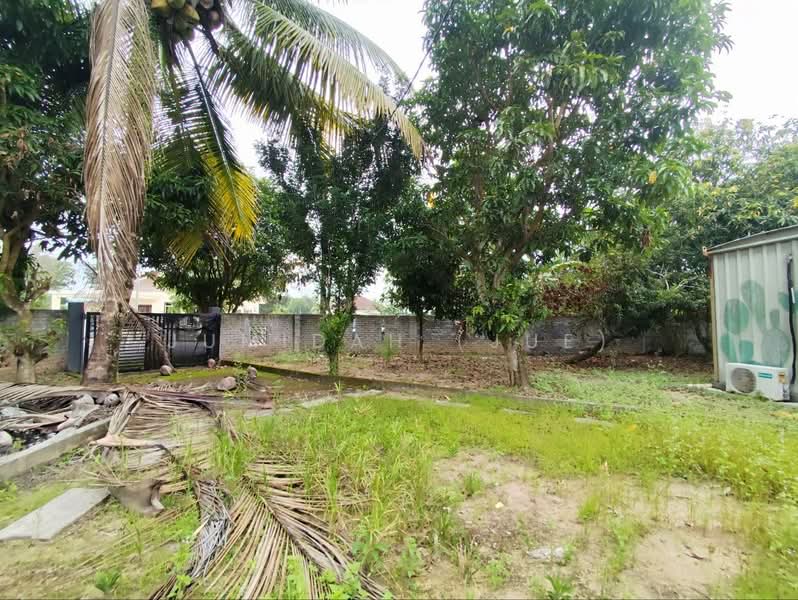 Bungalow for Sale in Bandar Tasik Senangin (Lenggeng) - JUMIDAH (JUE) - Garden - PropertyGuru.com.my