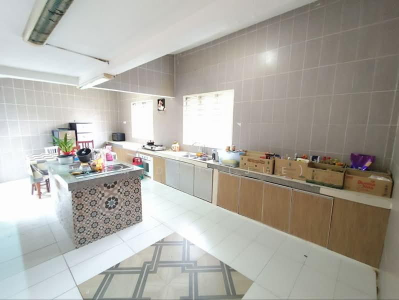 Bungalow for Sale in Bandar Tasik Senangin (Lenggeng) - JUMIDAH (JUE) - Kitchen - PropertyGuru.com.my