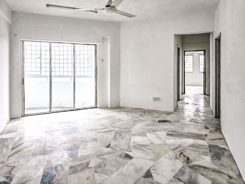 Kondominium untuk Dijual di Pandan Heights Condominium - Fauran Nawawi - Living Room - PropertyGuru.com.my