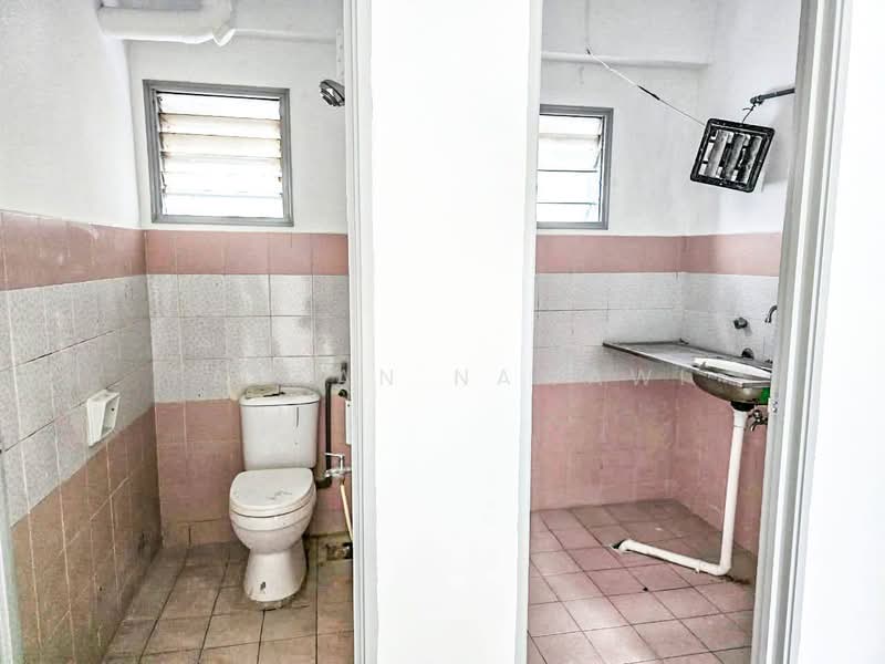 Kondominium untuk Dijual di Pandan Heights Condominium - Fauran Nawawi - Bathroom - PropertyGuru.com.my