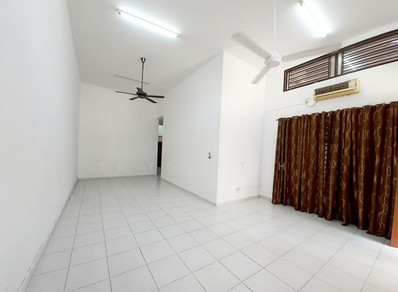 Rumah Teres 1 Tingkat untuk Dijual di Setia Eco Gardens (Gelang Patah) - Ee Fong Toh - Living Room - PropertyGuru.com.my