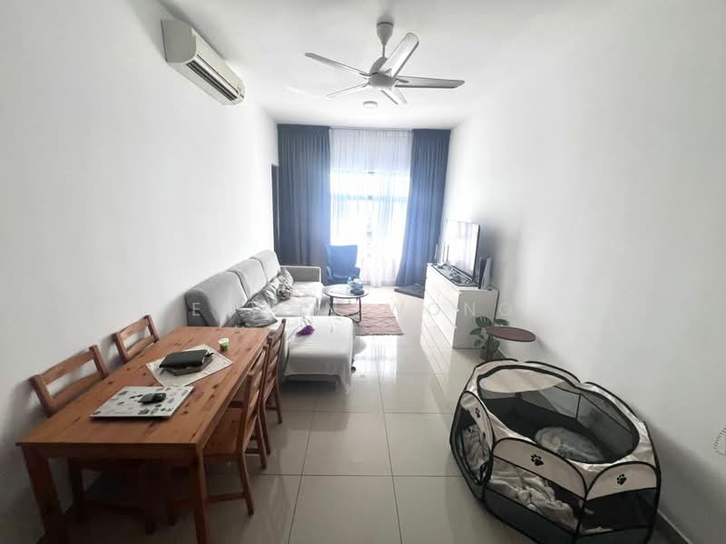 Kondominium untuk Dijual di Lakeville Residence - Edwin Wong - Living Room - PropertyGuru.com.my