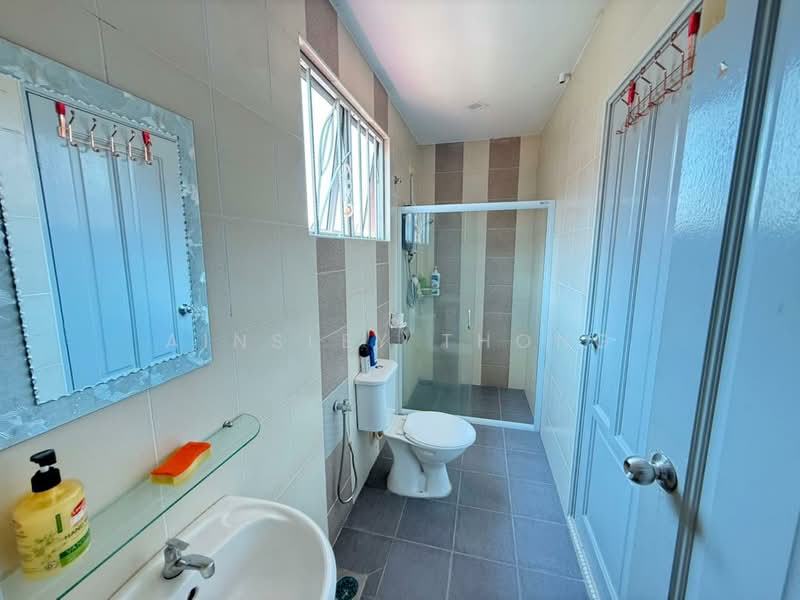 Cluster House for Sale in Bandar Seri Botani (Simpang Pulai) - Ainsley Thong - Bathroom - PropertyGuru.com.my
