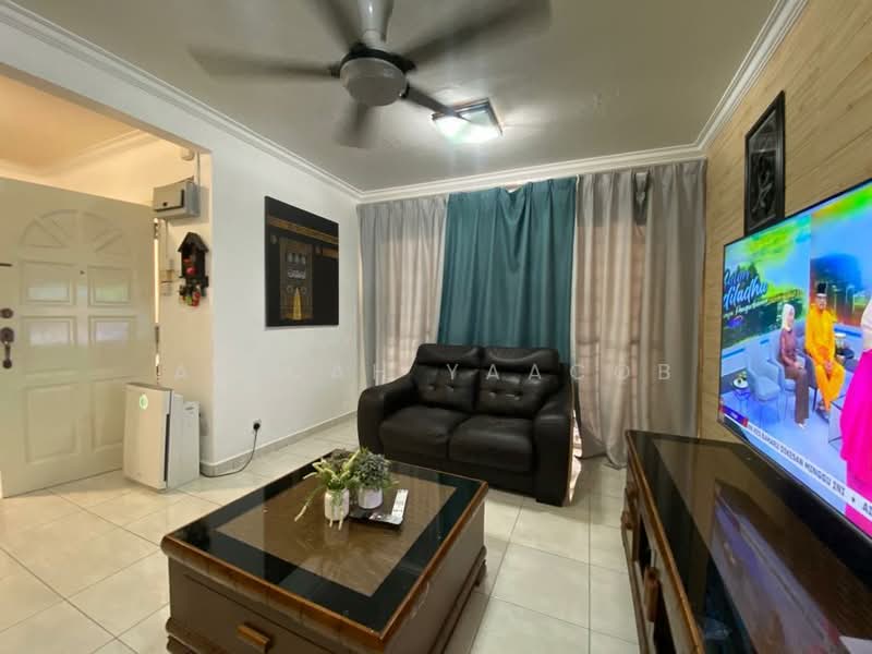 Rumah Teres 2 Tingkat untuk Disewa di Seksyen 19 (Shah Alam) - Atiqah Yaacob - Living Room - PropertyGuru.com.my