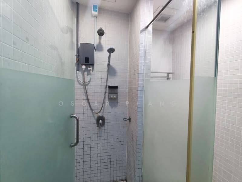 Condominium for Rent at 10 Semantan Suites - Oscar Phang - Bathroom - PropertyGuru.com.my