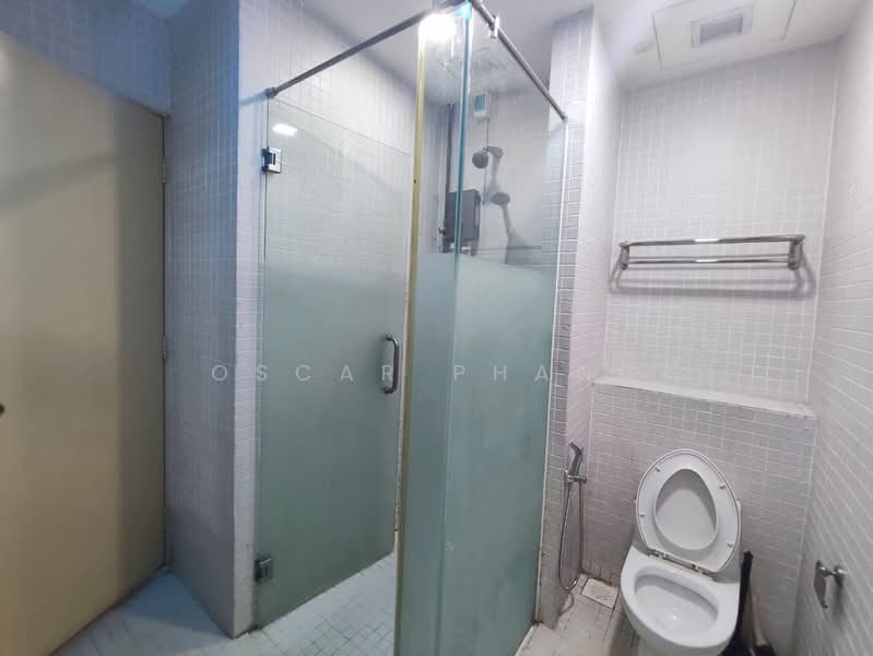 Condominium for Rent at 10 Semantan Suites - Oscar Phang - Bathroom - PropertyGuru.com.my