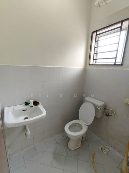 Apartment for Sale at Taman Desa Kempas - Kai Siong - Bathroom - PropertyGuru.com.my