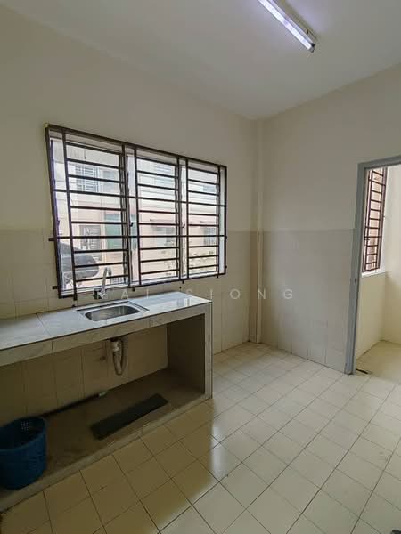 Apartment for Sale at Taman Desa Kempas - Kai Siong - Kitchen - PropertyGuru.com.my