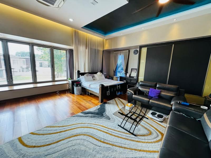 Rumah Berkembar untuk Dijual di Temasya Glenmarie (Glenmarie) - Nahathir Shahabudin - Master Bedroom - PropertyGuru.com.my