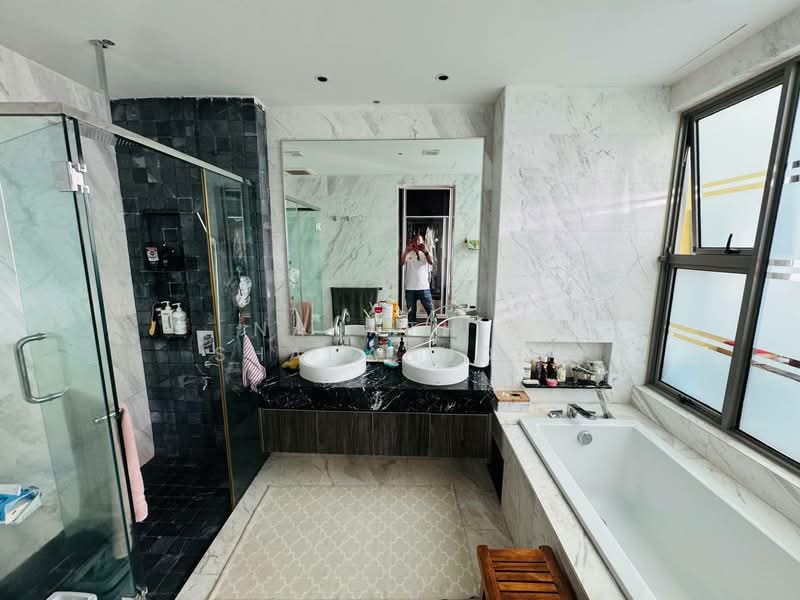 Rumah Berkembar untuk Dijual di Temasya Glenmarie (Glenmarie) - Nahathir Shahabudin - Bathroom - PropertyGuru.com.my