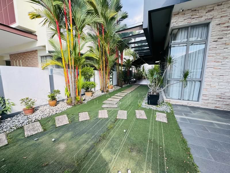 Rumah Berkembar untuk Dijual di Temasya Glenmarie (Glenmarie) - Nahathir Shahabudin - Garden - PropertyGuru.com.my