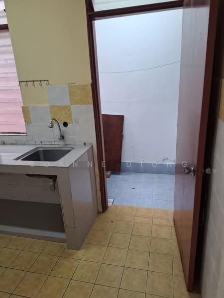 Pangsapuri untuk Disewa di Mentari Court - Joanne Diong - Kitchen - PropertyGuru.com.my