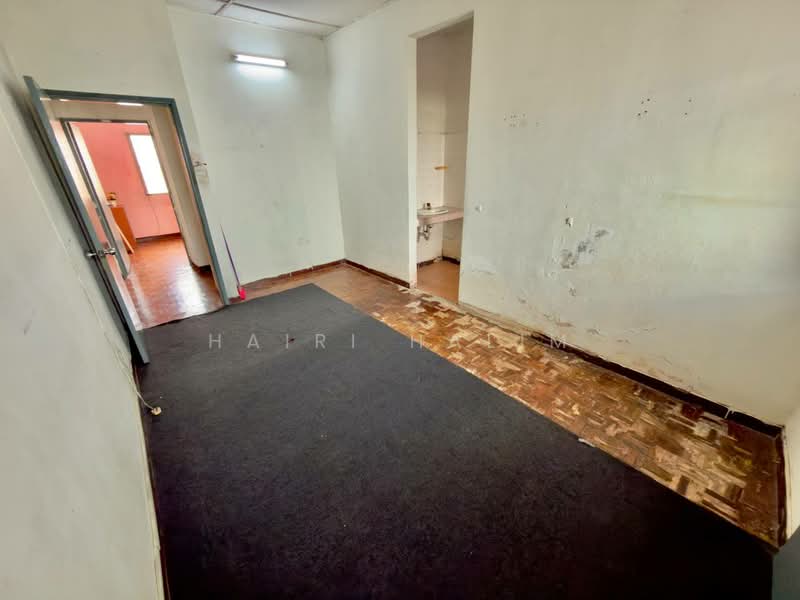 Rumah Teres 2 Tingkat untuk Dijual di Seksyen 25 (Shah Alam) - Hairi Halim - PropertyGuru.com.my