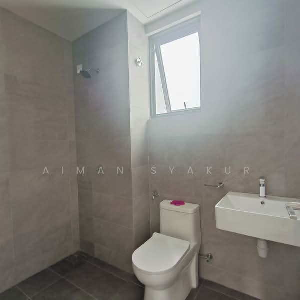 Service Residence for Sale at SUNSURIA FORUM SERVICED APARTMENT - AIMAN SYAKUR - Bathroom - PropertyGuru.com.my