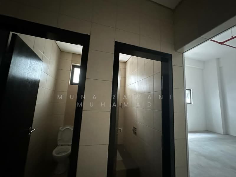 Kedai / Pejabat untuk Disewa di Cyberjaya (Selangor) - Muna Zawani Muhamad - Bathroom - PropertyGuru.com.my