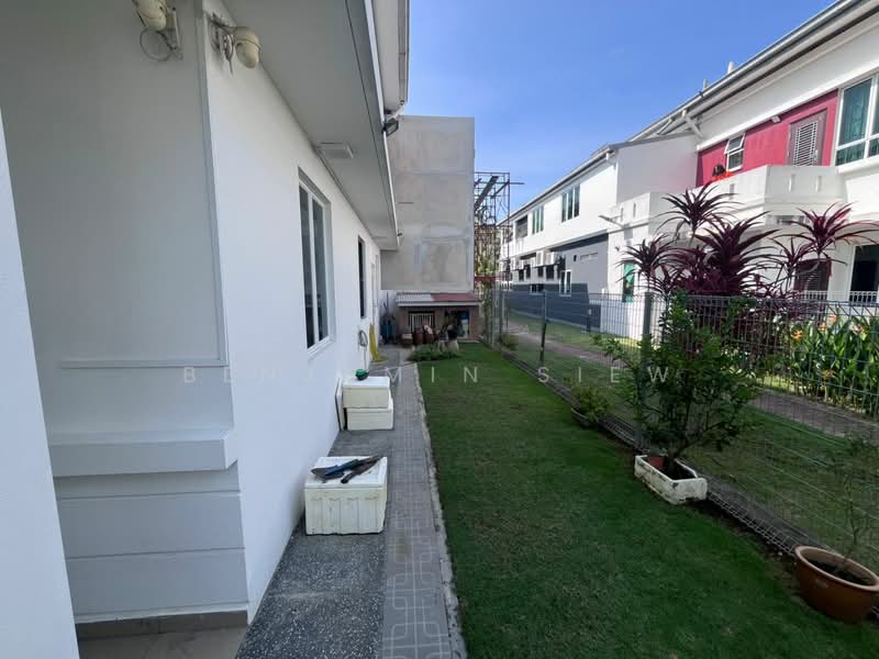 Semi-Detached House for Sale in Taman Villa Perdana (Kajang) - Benjamin Siew - Exterior - PropertyGuru.com.my